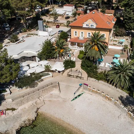 Πανσιόν Kredo